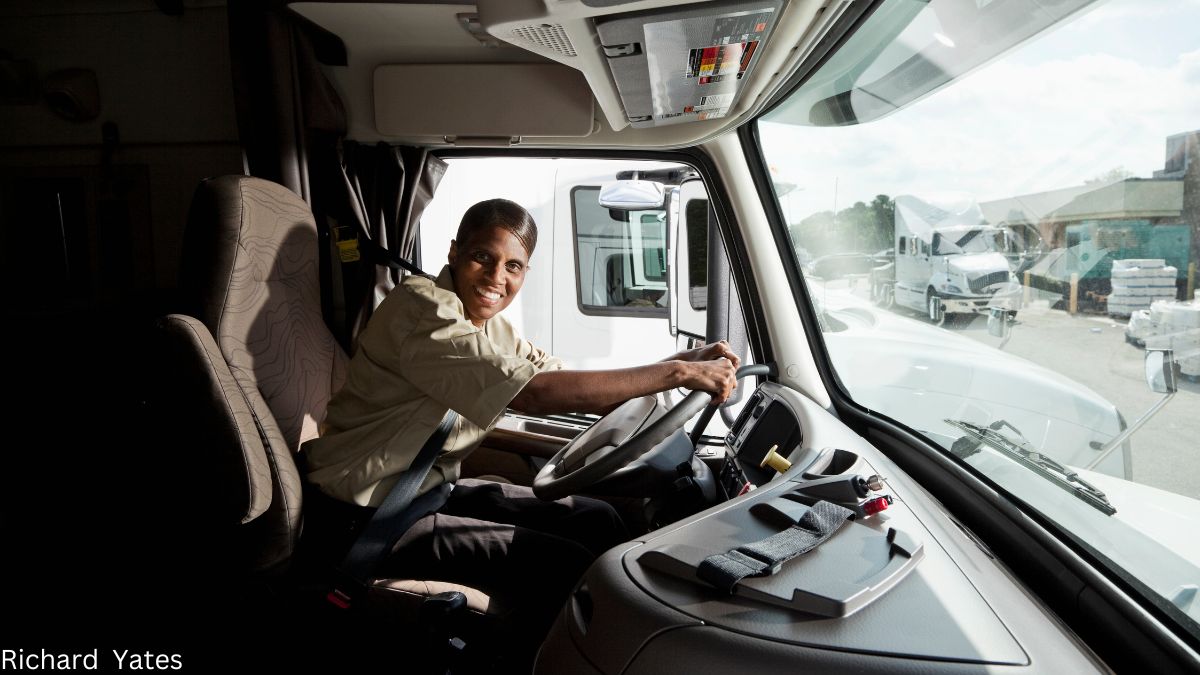 How to Immigrate to Canada as a Bus or Truck Driver Through the Express Entry Program